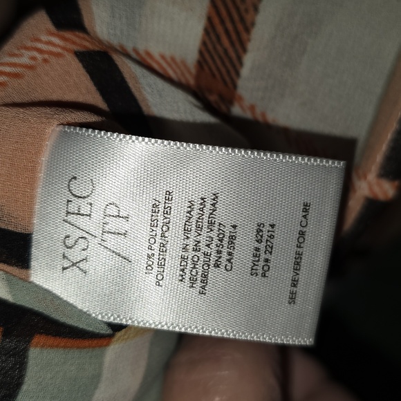 Cabi Top (SIZE XS) Puffy Sleeves Shades Of Orange /Cream Colors * Like New - Picture 6 of 8